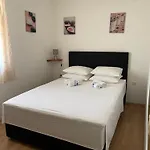 Sajkovic Apartment Ugljan